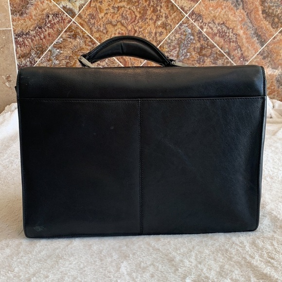 KENNETH COLE REACTION TRUE COLORS GENUINE LEATHER PORTFOLIO - BLACK - Picture 2 of 15
